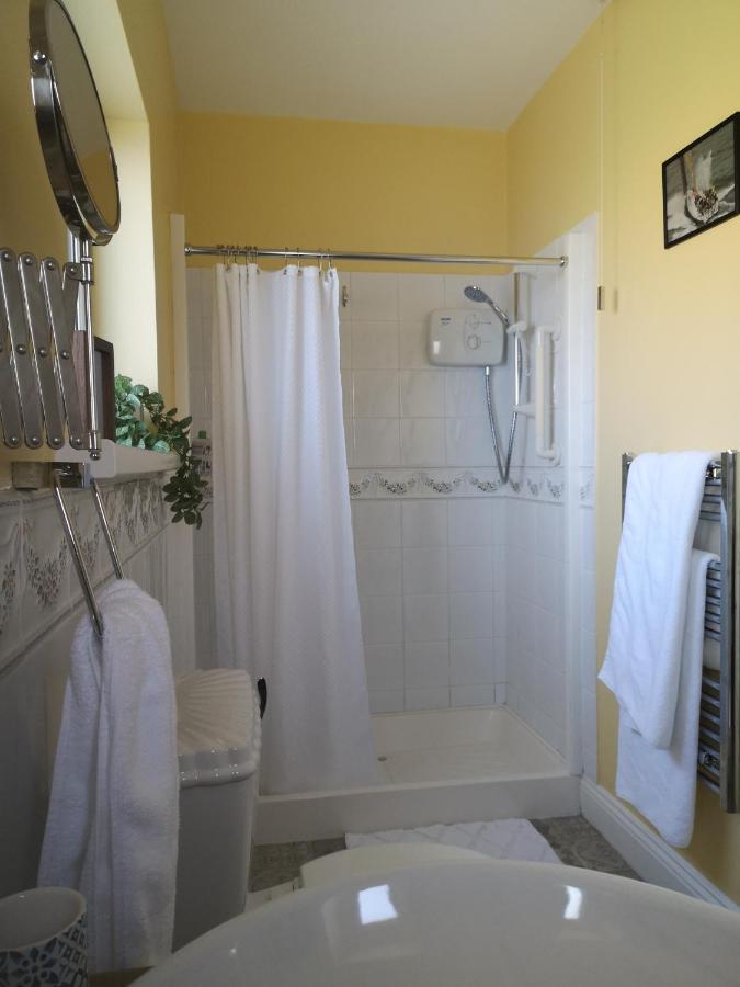 Beautiful One Bed With Stunning Sea View Apartment วอเตอร์ฟอร์ด ภายนอก รูปภาพ