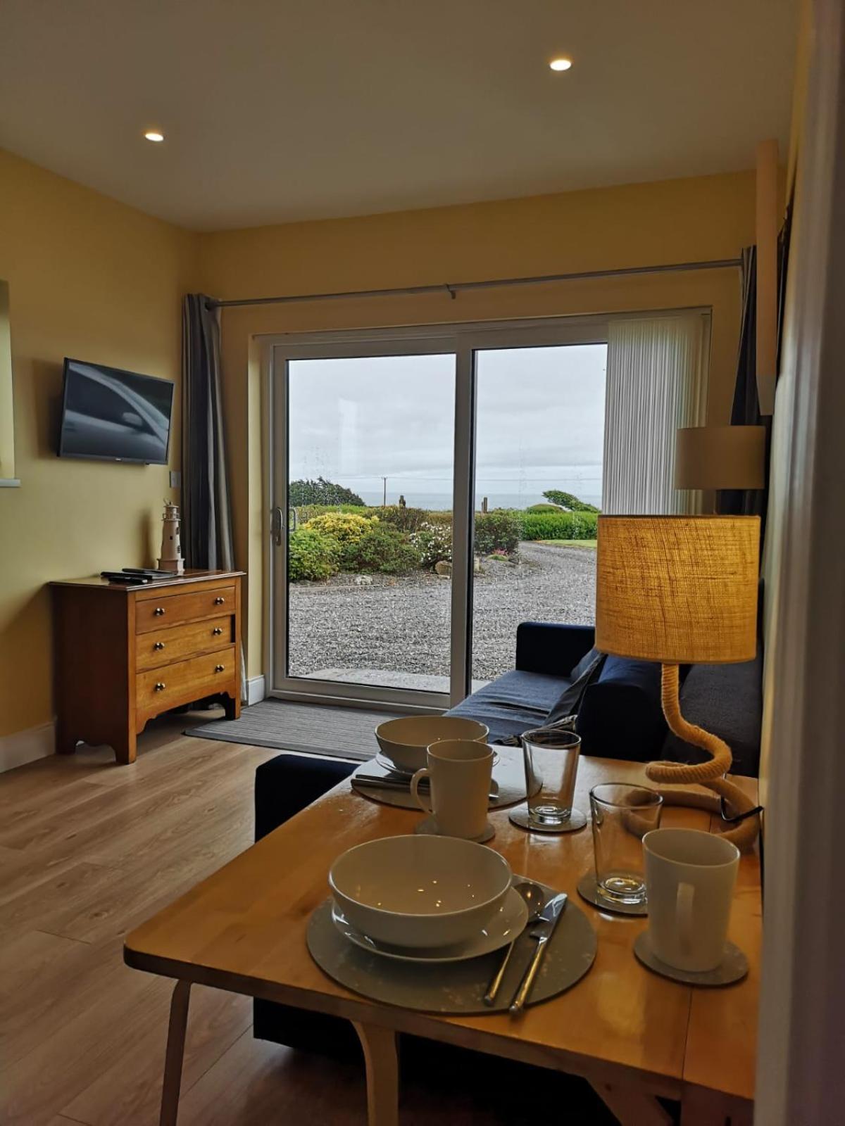 Beautiful One Bed With Stunning Sea View Apartment วอเตอร์ฟอร์ด ภายนอก รูปภาพ